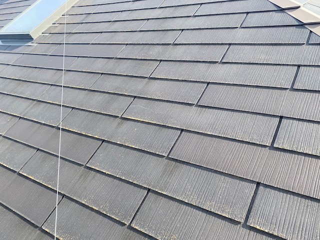 .築15年屋根材が脆い屋根材で塗装には不向き